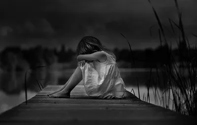 чувство тоски и одиночества после потери Стоковое Изображение - изображение  насчитывающей уныло, беспомощно: 215871907