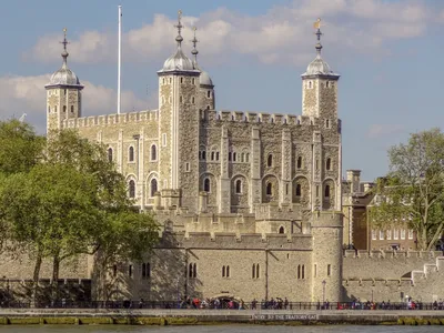 Tower of London ceremonies - With Let Me Show You London