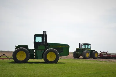8245R | Тракторы серии 8R | Сельскохозяйственная техника | John Deere RU
