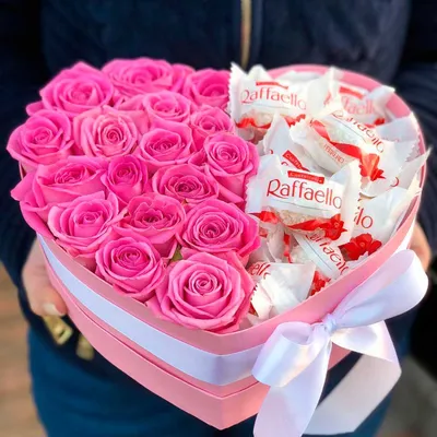Купить розы в коробке с доставкой в Краснодаре - Vanilla