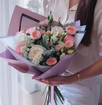 Сборный букет нежных цветов в фиолетовой упаковке - купить с доставкой в  Омске - LAVANDA