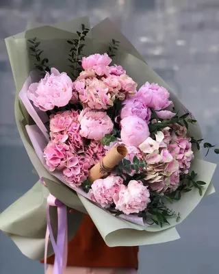 Цветы в коробке, артикул F1211960 - 2350 рублей, доставка по городу.  Flawery - доставка цветов в Казани