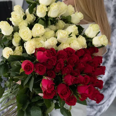 51 необычная розовая роза в букете за 10 790 руб. | Бесплатная доставка  цветов по Москве
