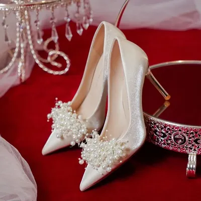 Шелковые туфли с острым мысом на свадьбу на аккуратном каблуке 10 |  Vivabride