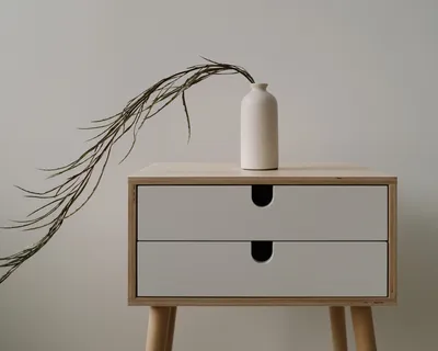 Прикроватная тумбочка Ретро - лак — KUBIMEBEL - магазин мебели для вашего  дома. Мебель на заказ
