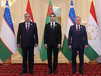Туркменистан: сообразили на троих | Eurasianet