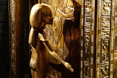 Какие тайны хранит открытая 100 лет назад гробница Тутанхамона - Российская  газета