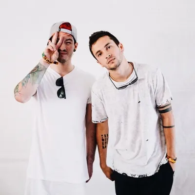 Twenty one pilots