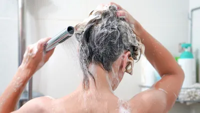 Как ухаживать за волосами дома - Российская газета