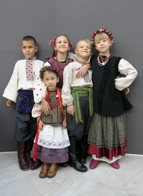 Дитячі автентичні костюми користуються популярністю у діаспори - майстриня
