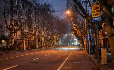Темная улица города зимой, фонари, …» — создано в Шедевруме