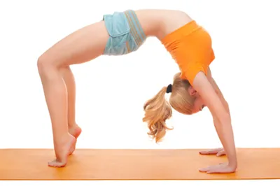 Чем полезна йога для спины и позвоночника? Комплекс йоги для начинающих для  спины и шеи
