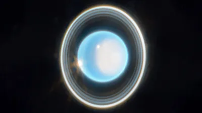 Уникальный снимок Урана и его пылевых колец сделал космический телескоп  «Джеймс Уэбб» | РБК Life