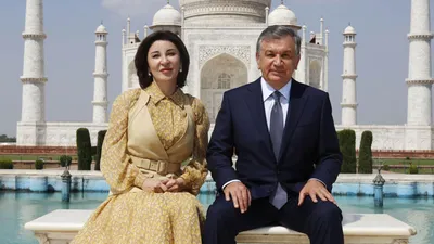 Флаг Узбекистана впервые подняли на самом высоком вулкане Азии