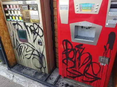 Вандализм или искусство: чего стоят бюджету Калининграда уличные граффити -  Новый Калининград.Ru