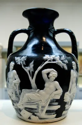 Портлендская ваза — Википедия