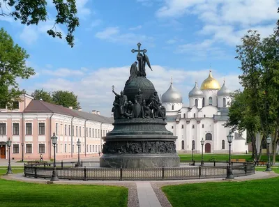 File:Ярославово Дворище - Великий Новгород.jpg - Wikimedia Commons
