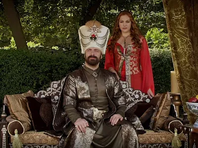 Всем любителям сериала «Великолепный век»✓ ⠀ Султан Сулейман был десятым  султаном по счету на троне Османской Империи. … | Исламская мода, Модные  стили, Мусульманки