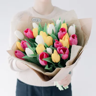 Фон рабочего стола где видно розовые тюльпаны, весенние цветы, поле цветов,  весна, праздник, pink tulips, spring flowers, field of flowers, spring,  holiday