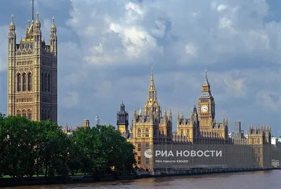 Лондон, Соединенное Королевство - Вестминстерский Дворец (здание  Парламента) С Викторией Башни. Фотография, картинки, изображения и  сток-фотография без роялти. Image 17965643