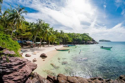 Вид на красивый вьетнамский пляж, …» — создано в Шедевруме