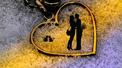 Пара влюбленных, история любви, парень и девушка, невеста и жених с букетом  в руках Счастливой парой в летний день Стоковое Фото - изображение  насчитывающей бобра, лошадь: 157425864