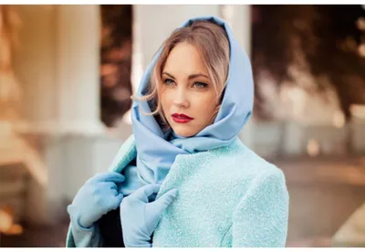 Шарф вместо шапки на весну: 10 крутых способов носить платок шарф