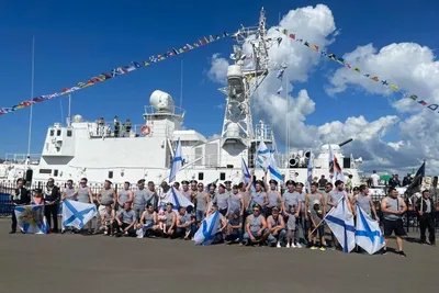 Путин поднял флаг на трех новых боевых кораблях ВМФ - Ведомости