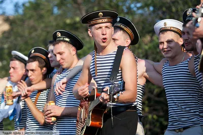В Петербурге прошел главный парад ВМФ России - Российская газета