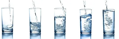 Чистая вода в стакане стоковое изображение. изображение насчитывающей влага  - 187458389