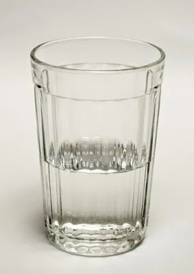 Вода в стакане стоковое изображение. изображение насчитывающей здоровье -  249553897