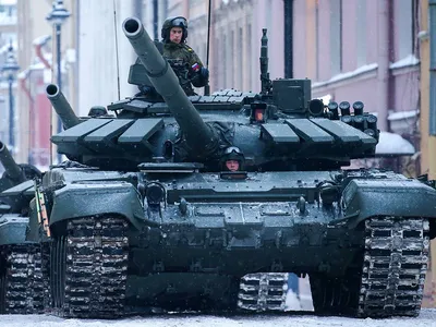 Военная техника проехала по улицам Москвы перед репетицией парада Победы –  Москва 24, 29.04.2022