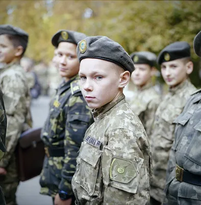 Раскраски солдат, Раскраска Солдат с наградой на груди военные раскраски.