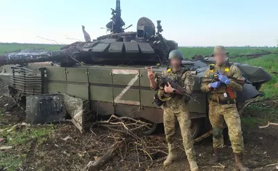 Подбитый в Украине российский танк стал частью экспозиции Военного музея  (ФОТО) / Статья