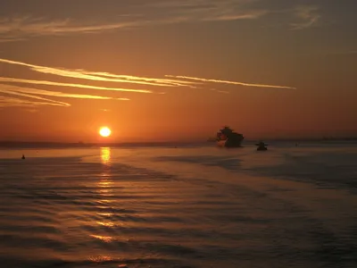Восход Солнца Над Морем стоковое фото ©prokhorenko9@gmail.com 649421432