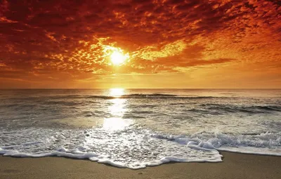 Восход Солнца Над Морем В Мраморном Пляже В Греции Фотография, картинки,  изображения и сток-фотография без роялти. Image 62393353