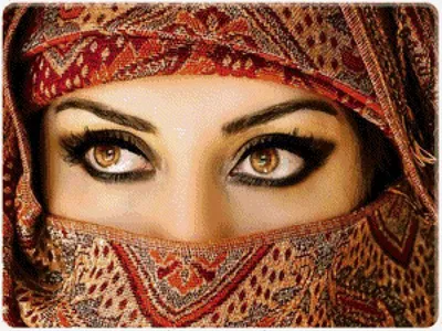 Красивые восточные глаза в паранже …» — создано в Шедевруме