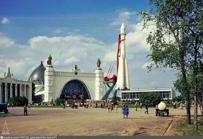 Самая большая видеопроекция на ракете-носителе «Восток» на ВДНХ