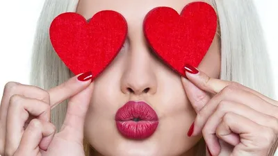 Женщина Послать Воздушный Поцелуй — стоковая векторная графика и другие  изображения на тему Послать воздушный поцелуй - Послать воздушный поцелуй,  В профиль, Векторная графика - iStock