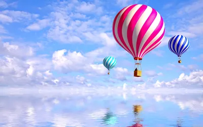 Обои на рабочий стол Разноцветный воздушный шар с плетеной корзиной, летит  в голубом небе, обои для рабочего стола, скачать обои, обои бесплатно