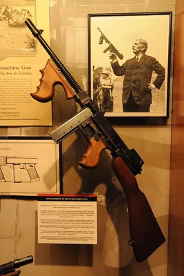 Пистолет-пулемёт Томпсона — Википедия