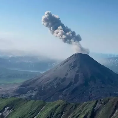 Откуда берутся вулканы и почему они извергаются? 🌋 | Онлайн-школа  «Синергия» | Дзен