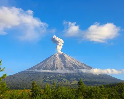 File:Вулкан Горелый Камчатка.jpg - Wikipedia