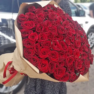 101 алая роза 70/80 см, бизнес букеты роз на заказ, доставка цветов