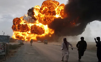 Жертвами взрыва цистерны с топливом в Пакистане стали более 123 человек —  РБК