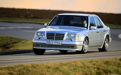 live wallpapers mercedes w124｜TikTok Search