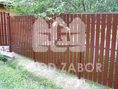 Забор из белого металлического штакетника купить в Москве, цена 1300 руб. |  Стройзабор