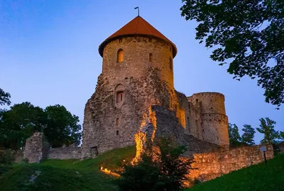 25 самых красивых замков мира: средневековые, древние и старинные | Planet  of Hotels