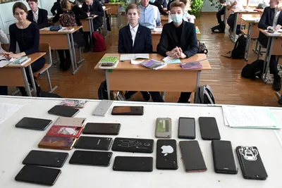 Владимир Путин подписал закон о запрете использования мобильных телефонов  на уроках | Digital Russia