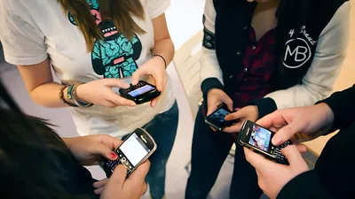 30% родителей поддержали запрет на мобильные телефоны в школе